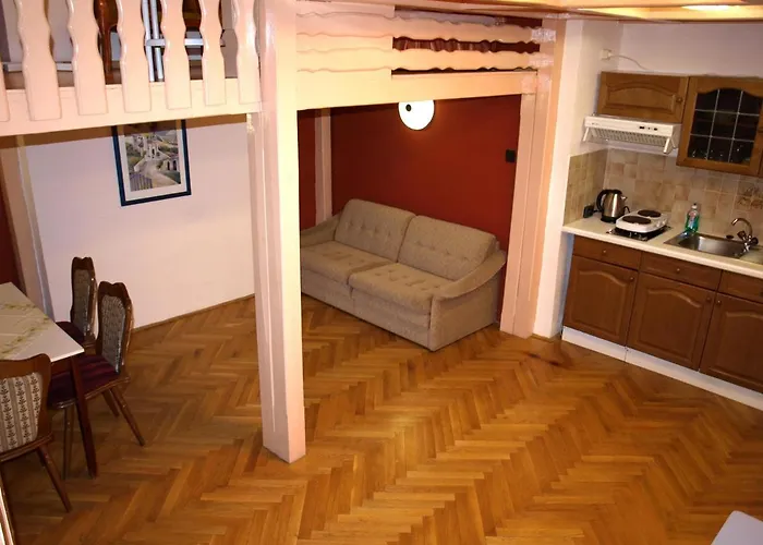 Liechtenstein Ii 3*